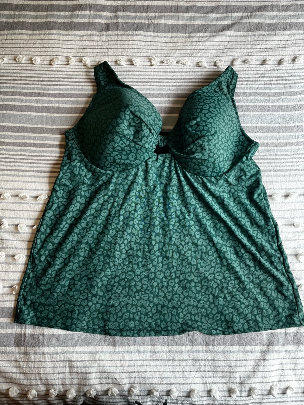SWIM by Cacique Green Leopard Print Underwire Plunge Knot Front Tankini Top 40F